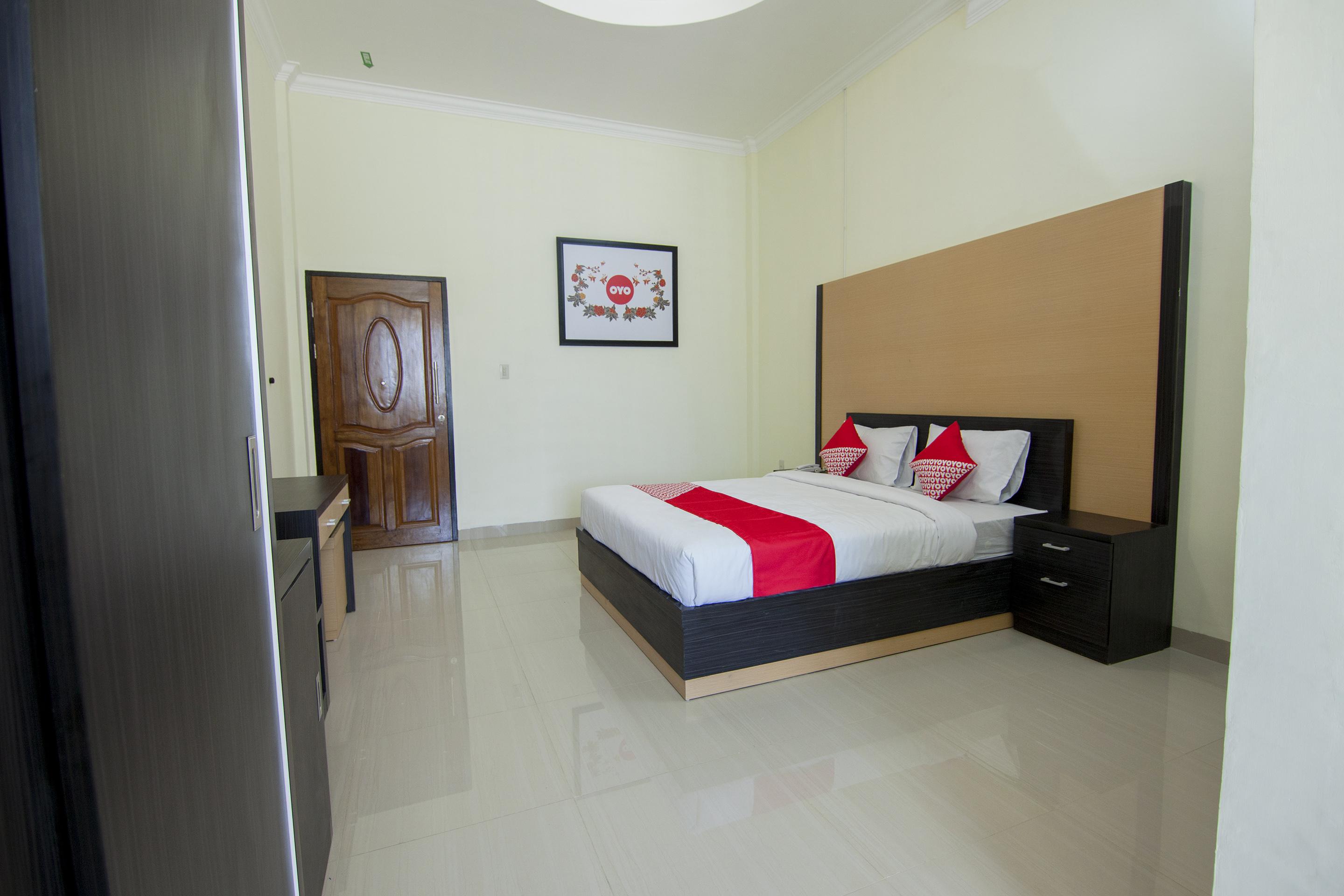 Capital O 540 Esther Hotel Balige Esterno foto