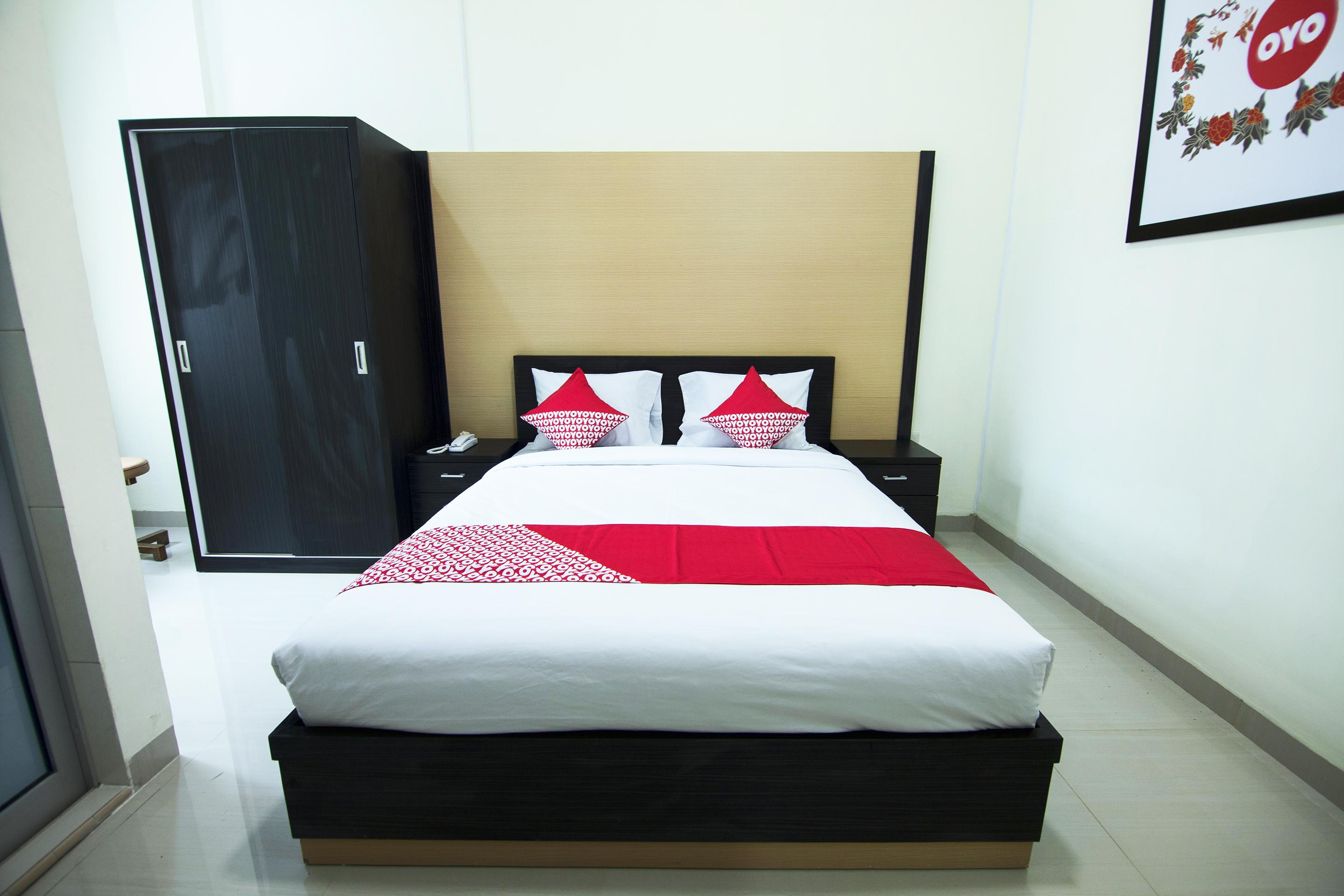 Capital O 540 Esther Hotel Balige Esterno foto